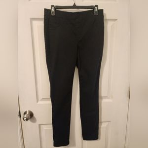 Never worn, skinny jeans